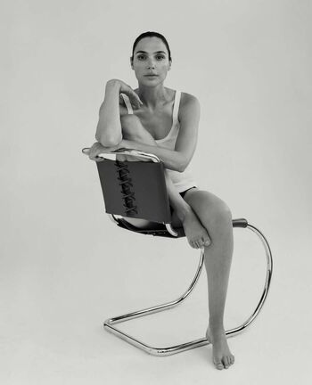 Full leaked Gal gadot private photo