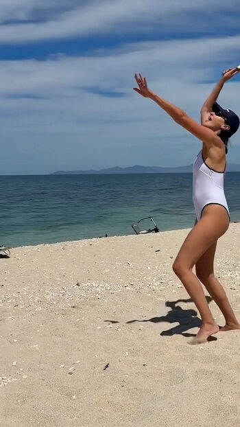 Full leaked Gal gadot private photo