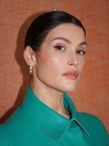 Full leaked Gemma arterton private photo