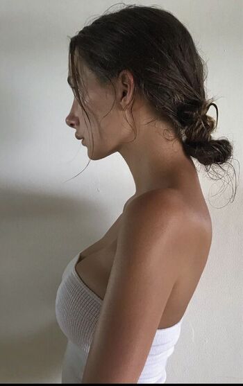 Full leaked Genevajuniper private photo