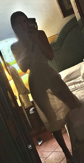 Full leaked Genevajuniper private photo