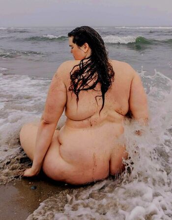 Full leaked Giantessaprivate private photo