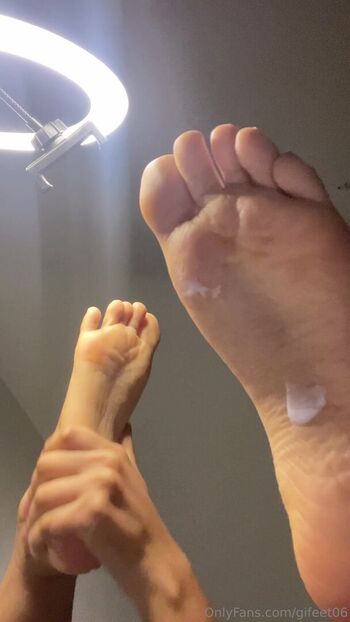 Full leaked Gifeet private photo