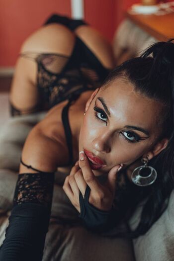 Full leaked Giuli turns page private photo