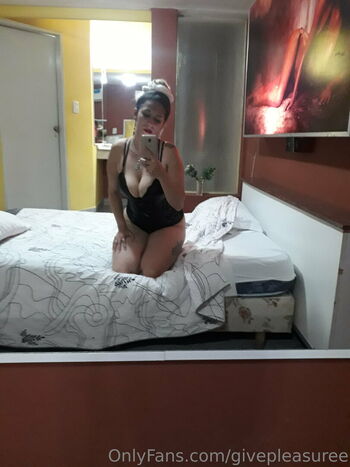 Full leaked Givepleasuree private photo