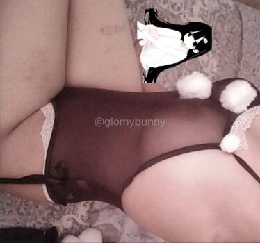 gl0myBunny