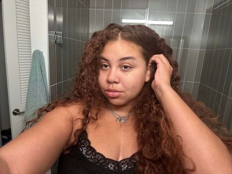 Full leaked Gldnbby private photo