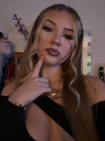 Full leaked Goddesslissaa private photo