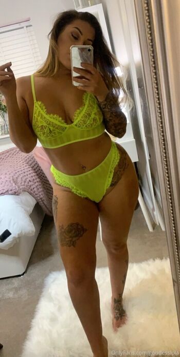 Full leaked Goddesslola private photo