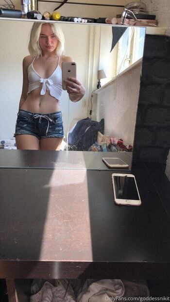 Full leaked Goddessnikit private photo