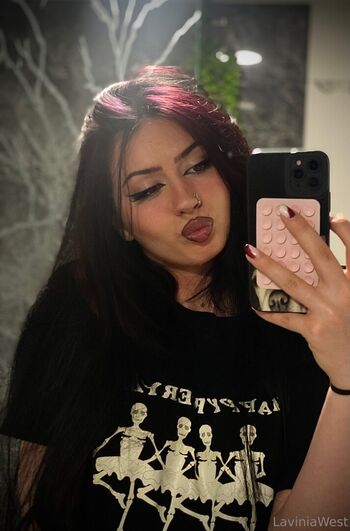 Full leaked Goth bum babe private photo
