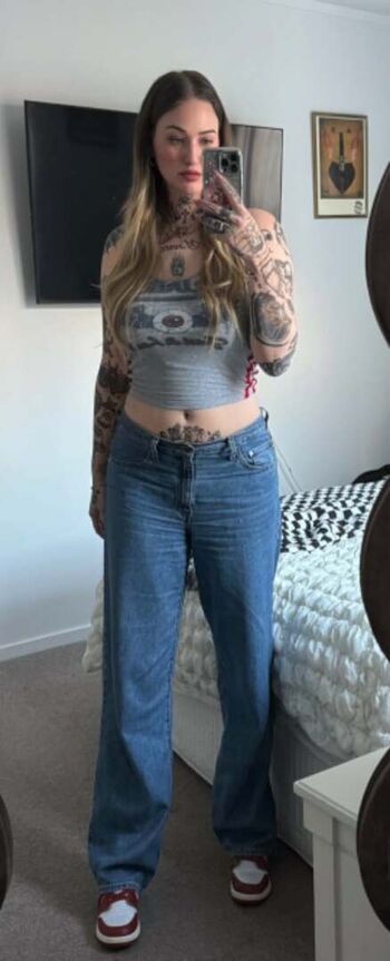 Full leaked Goth queen private photo
