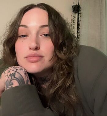 Full leaked Goth queen private photo