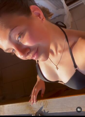 Full leaked Grl qnn private photo