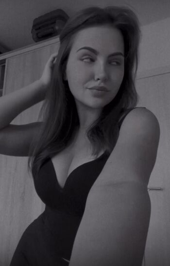 Full leaked Grl qnn private photo