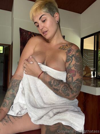 Full leaked Gthatass private photo