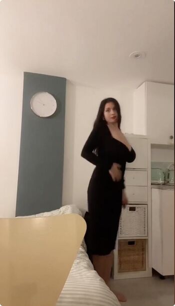 Full leaked Gulia private photo