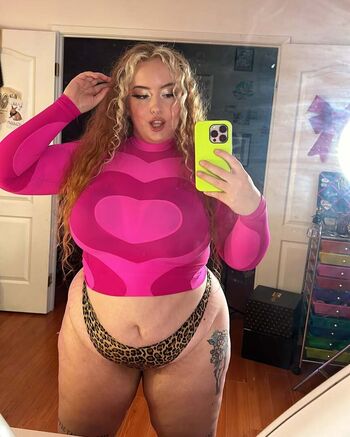 Full leaked Gwen adora private photo