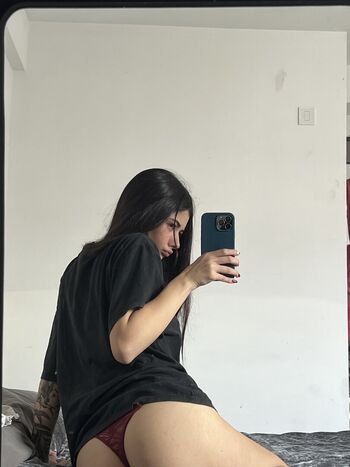 Full leaked Gweniiee private photo