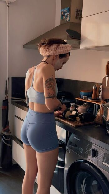 Full leaked Gwenn private photo