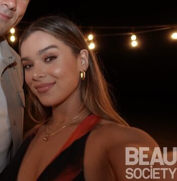Full leaked Hailee steinfeld private photo