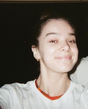 Full leaked Hailee steinfeld private photo