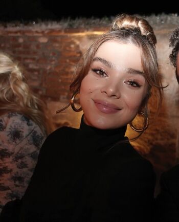Full leaked Hailee steinfeld private photo