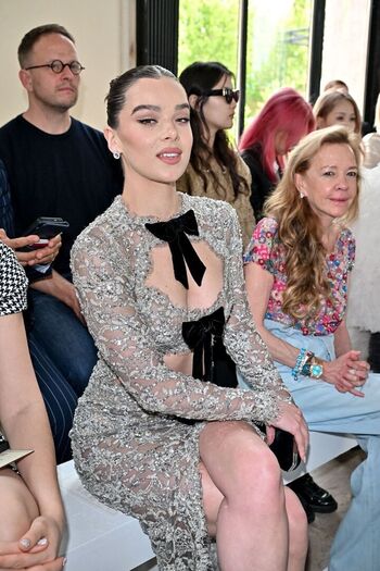 Full leaked Hailee steinfeld private photo