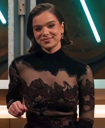 Full leaked Hailee steinfeld private photo