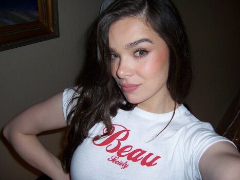 Hailee Steinfeld