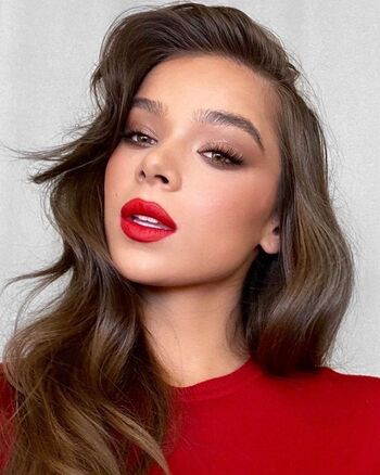 Hailee Steinfeld