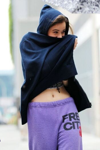 Full leaked Hailee steinfeld page private photo