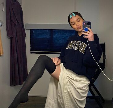 Full leaked Hailee steinfeld private photo
