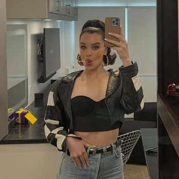 Full leaked Hailee steinfeld private photo
