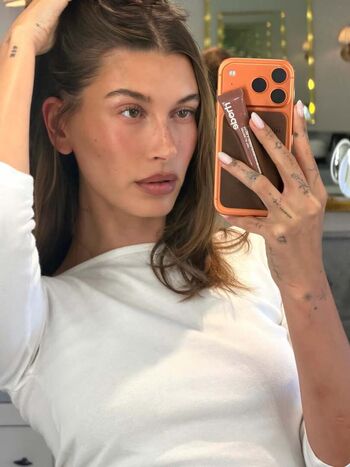 Full leaked Hailey baldwin bieber private photo