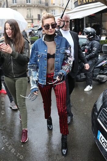 Full leaked Hailey bieber page private photo