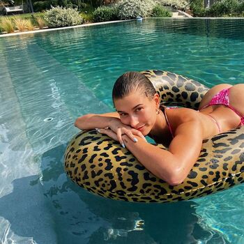 Full leaked Hailey bieber private photo