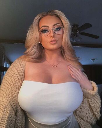 Full leaked Hailey brown private photo