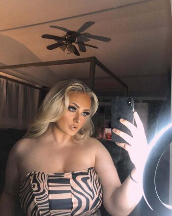 Full leaked Hailey brown private photo