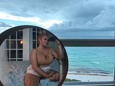 Full leaked Hailey brown private photo