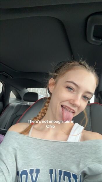Full leaked Hailey dewiel private photo