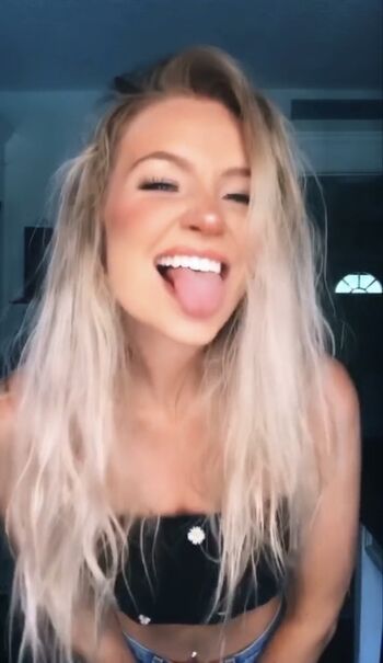 Full leaked Hailey malles page private photo