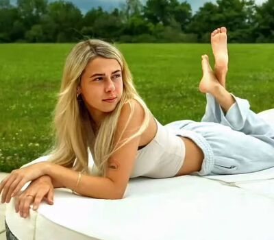 Full leaked Hailey welch private photo