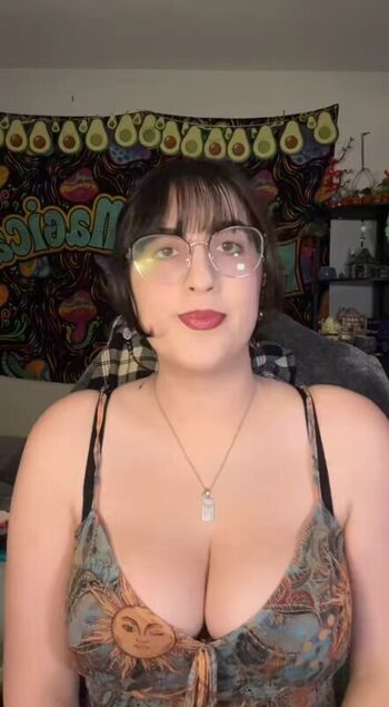 Full leaked Haileyavocad private photo