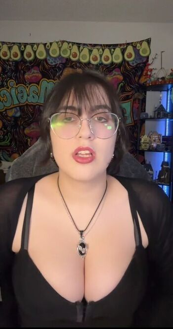 Full leaked Haileyavocad private photo