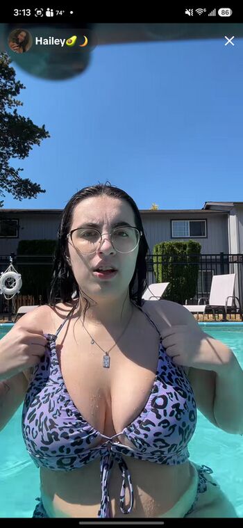 Full leaked Haileyavocad private photo
