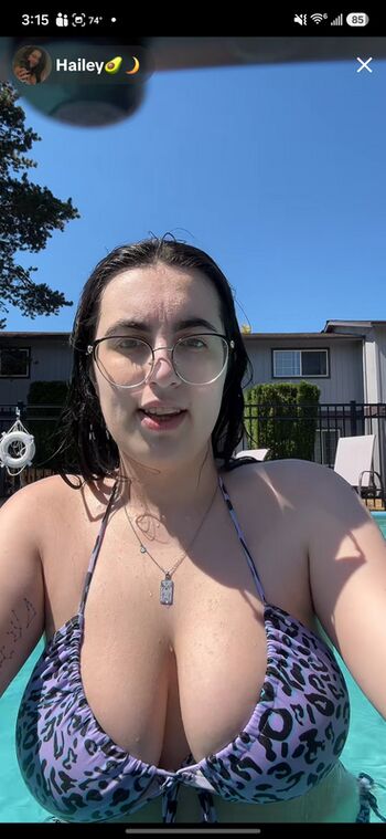 Full leaked Haileyavocad private photo