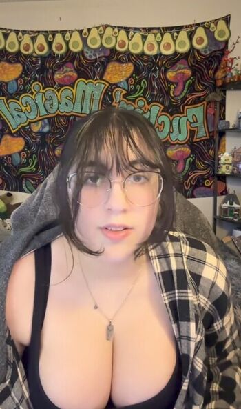 Full leaked Haileyavocad private photo