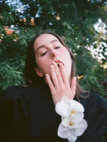 Full leaked Haim sisters private photo