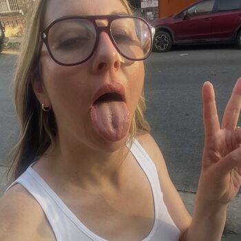 Full leaked Haim sisters private photo